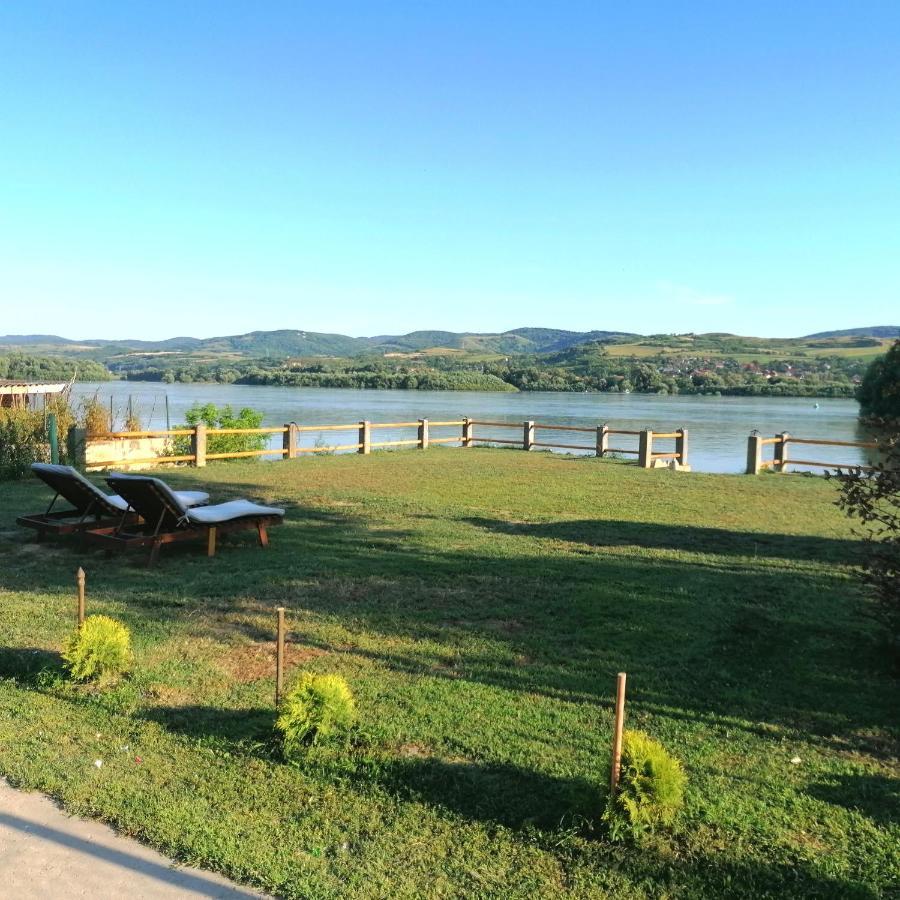 Captain'S House By The Danube River Cerevic Exterior photo